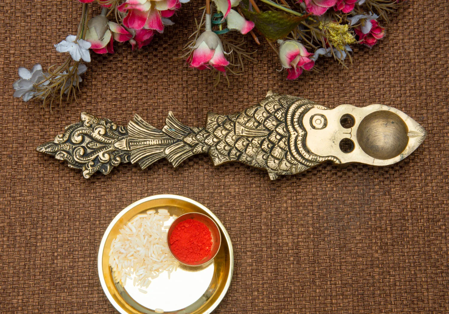 Ethnic Indian Design Brass Antique finish Aarti Diya with Handle | Pooja Dhoop Diya