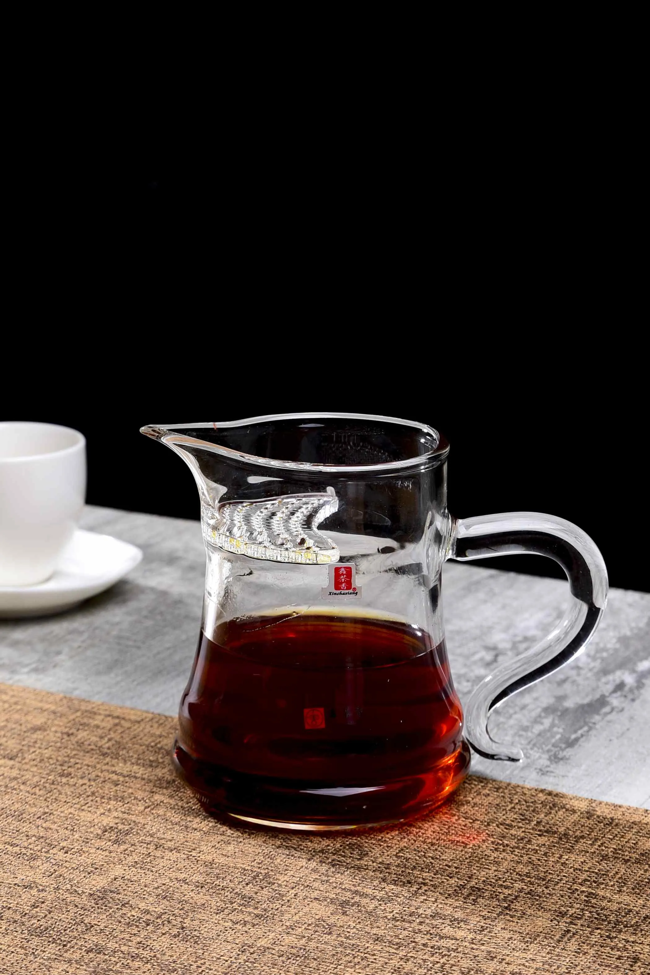 Grandpa Style Glass Cha Hai with Built-In Strainer