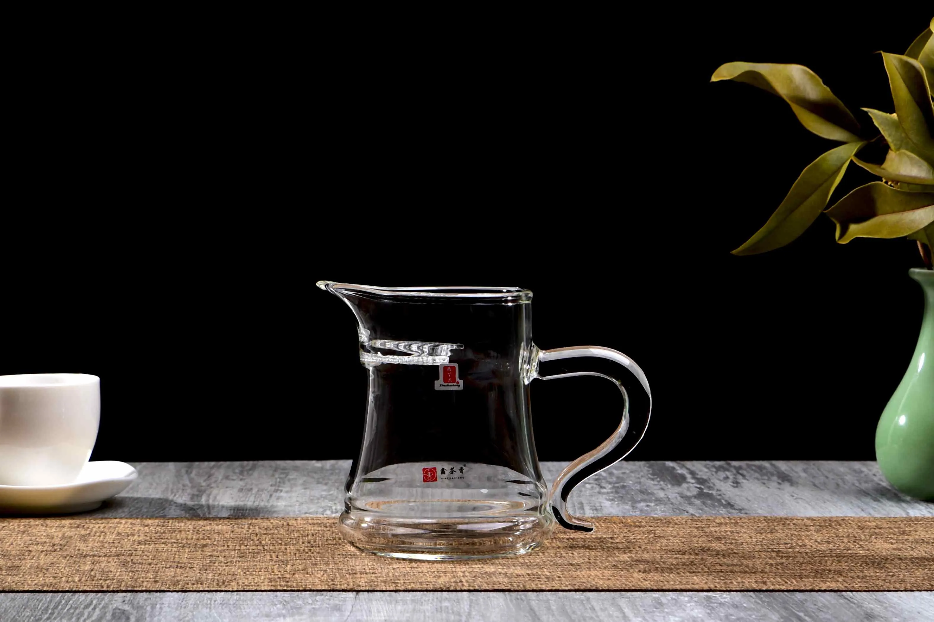 Grandpa Style Glass Cha Hai with Built-In Strainer