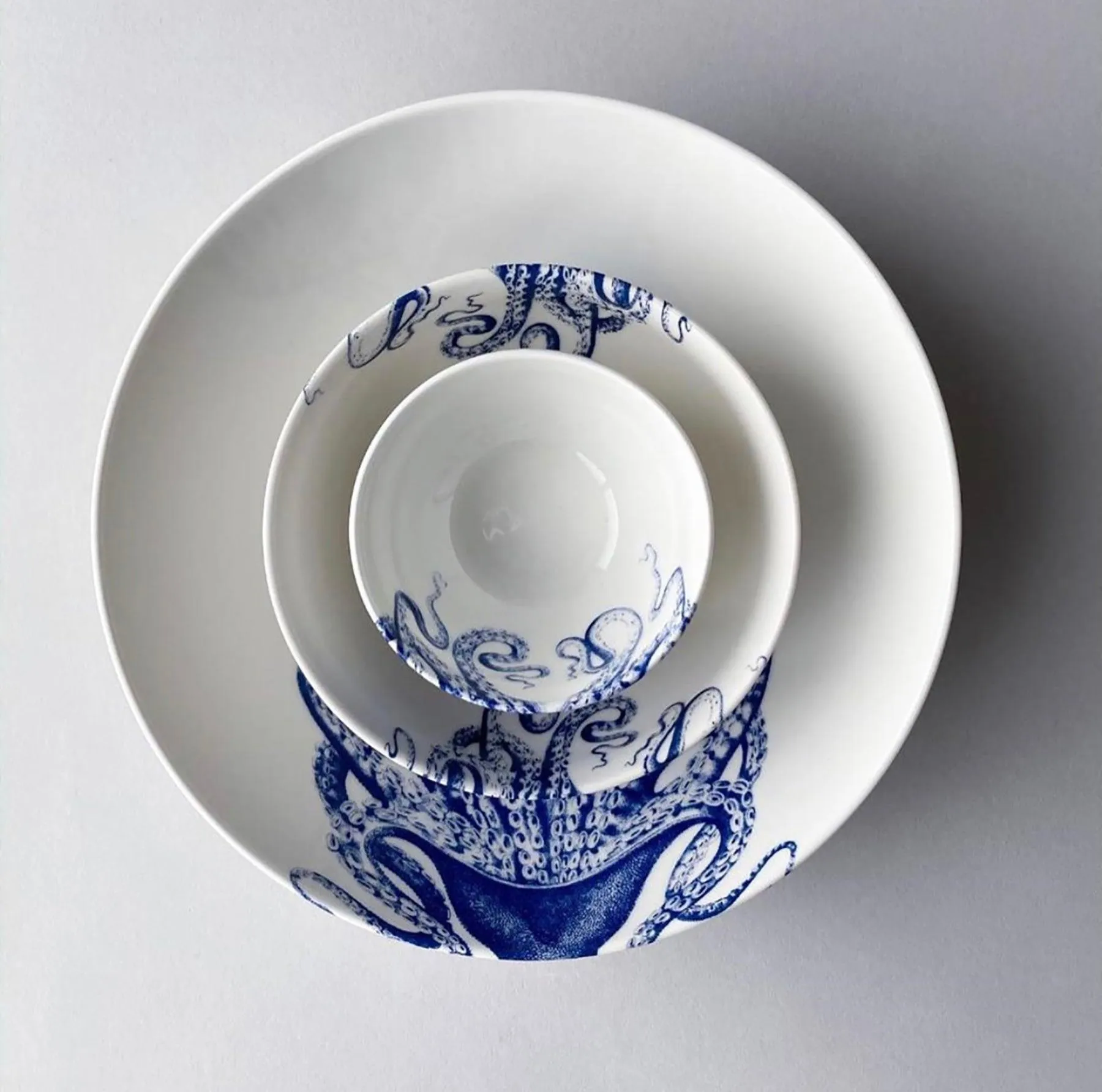 Lucy Wide Serving Bowl
